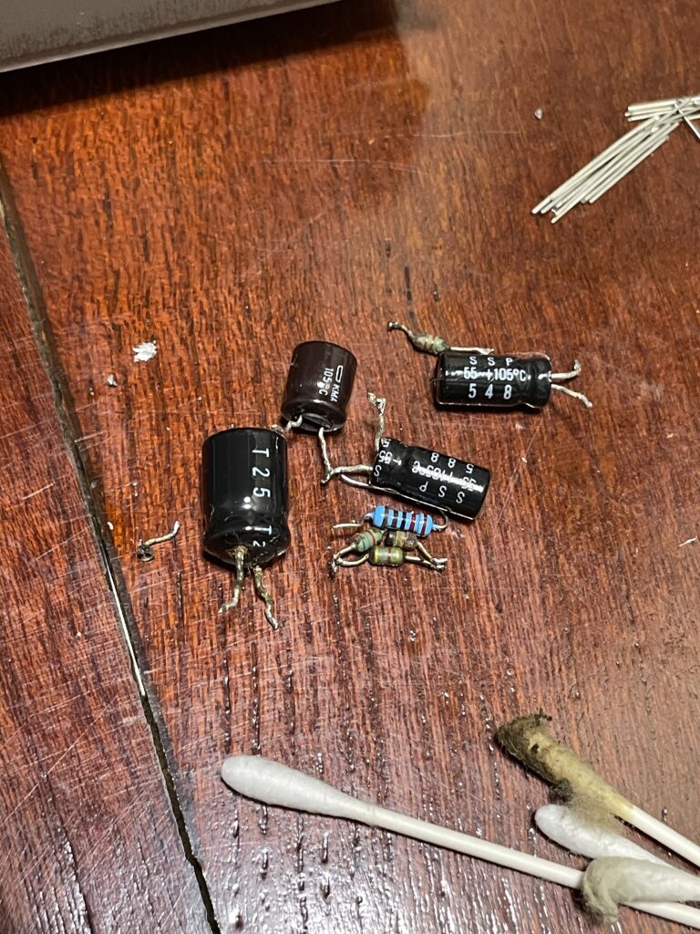 交換した部品たち